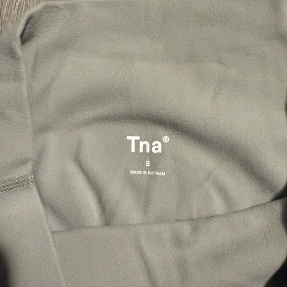 TNA Butter Leggings - Picture 3 of 4